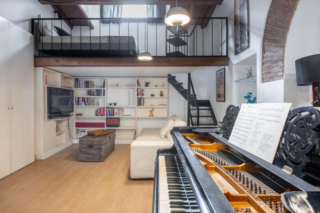 Musician Apartment Colosseo With Piano Rome Bagian luar foto